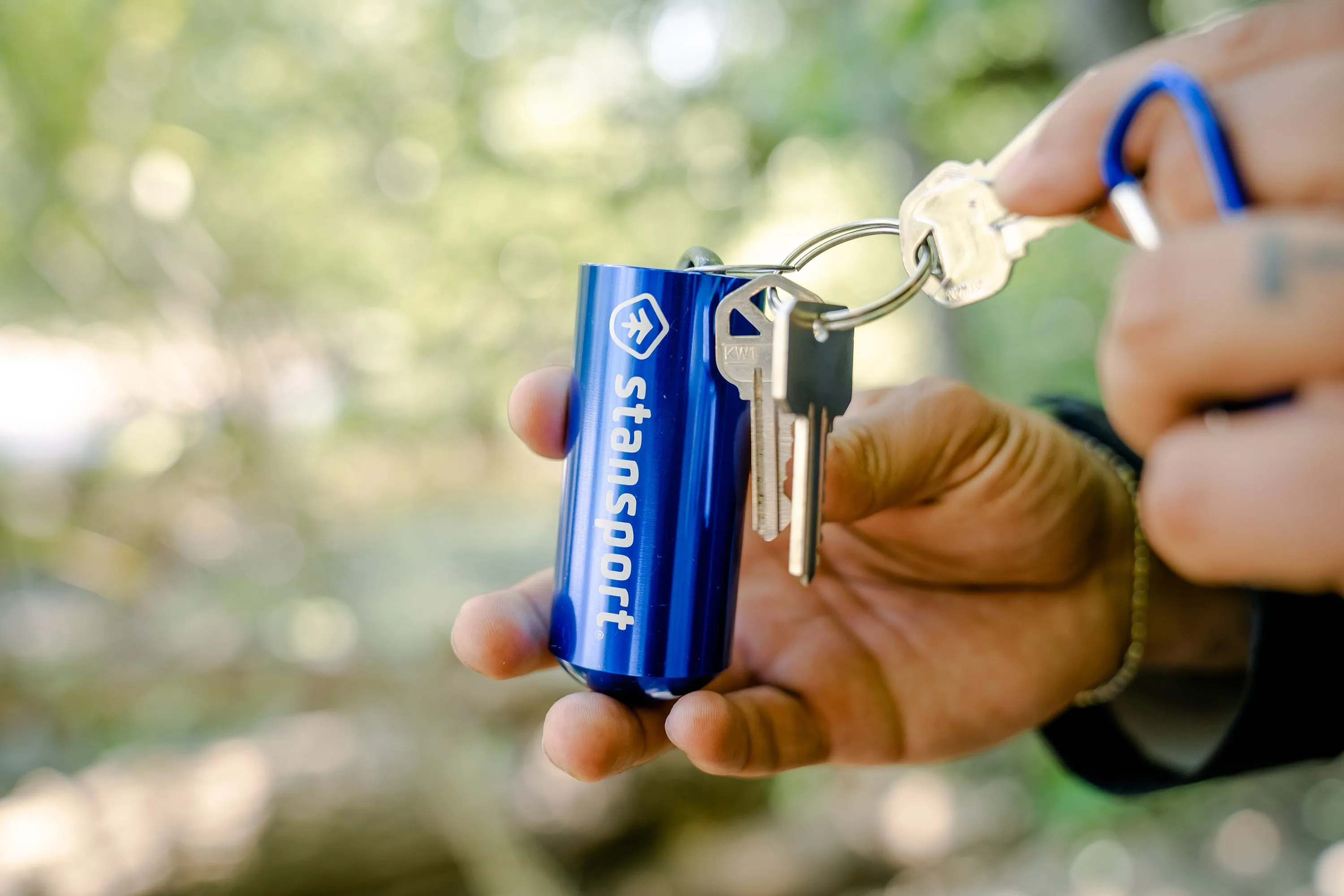 Stansport Aluminum Container Capsule-Xl-Blue, Green And Silver Asst